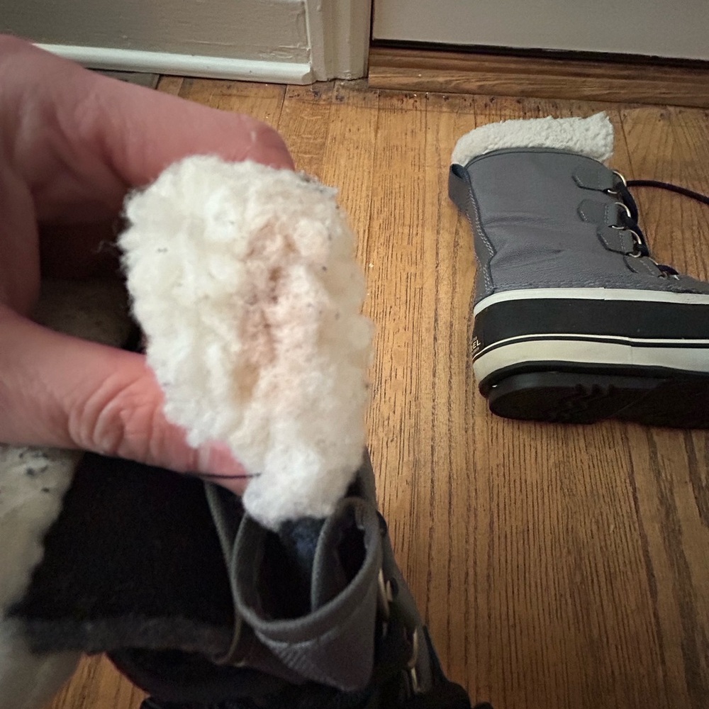 Women’s Sorel snow boot - size 10 - Picture 6 of 6